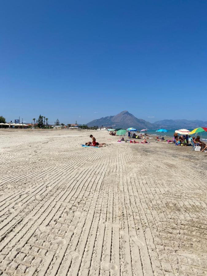 Camping Roccella Mare Hotel Campofelice di Roccella Kültér fotó